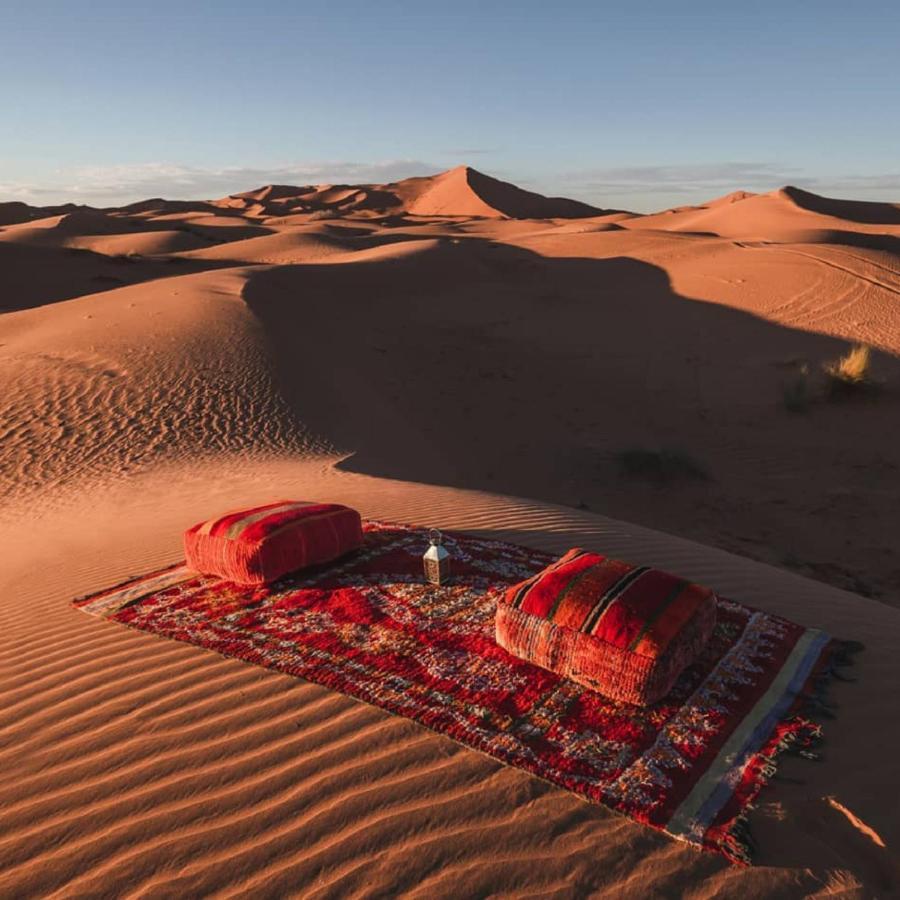 Erg Chebbi Camel Trek Camp Hotel Merzouga Bagian luar foto