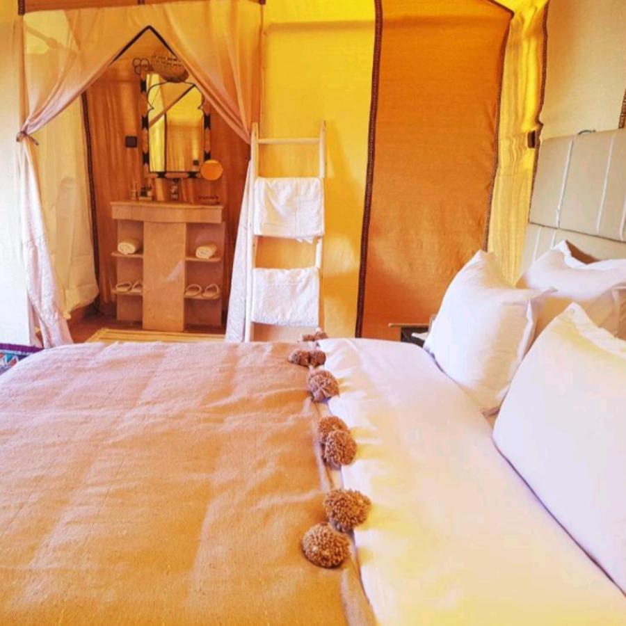 Erg Chebbi Camel Trek Camp Hotel Merzouga Bagian luar foto